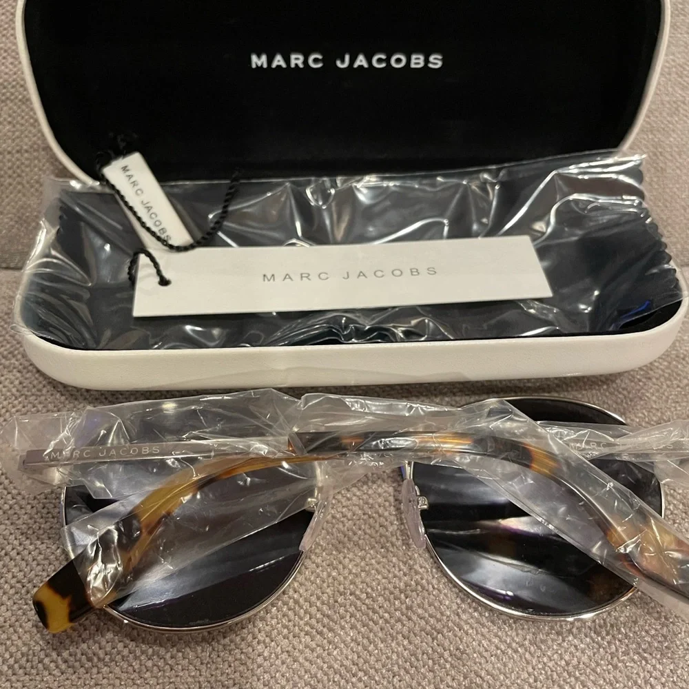 NWB Marc Jacobs Grunge Round Sunglasses - Picture 2 of 3